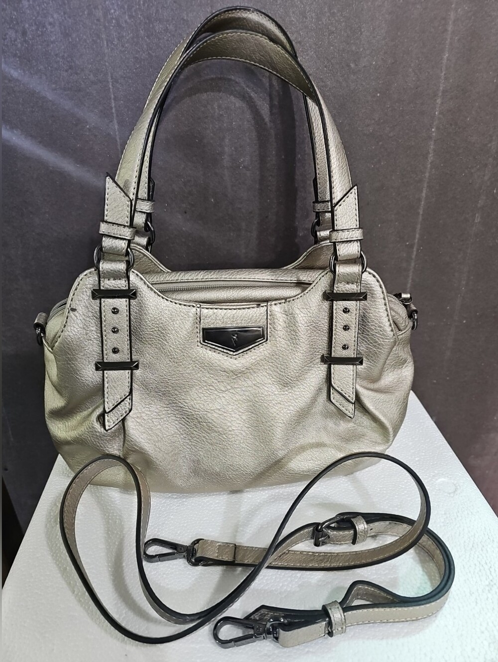 Simply Vera Vera Wang Buena Satchel Bag Handbag Purse Ombre' Gray/Beige